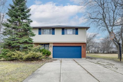 Amherst House | Deck and Seasonal Pool Spacious Home Near Buffalo!