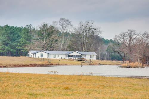 Hodgen House | Deck and Views Spacious Lake House Escape