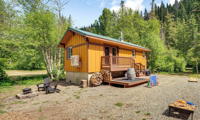 Cle Elum Cabin | Deck & Fire Pit: Yakima River Retreat in Cle Elum
