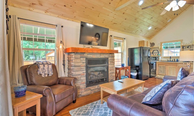 Cherokee Cabin | Deck & Hot Tub: Bryson City Riverfront Cabin!