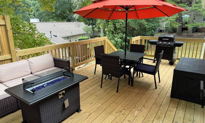 Southwest Raleigh House | Decked Out: mins to Lenovo Center, Carter-Finley Stadium, State Fair and more!