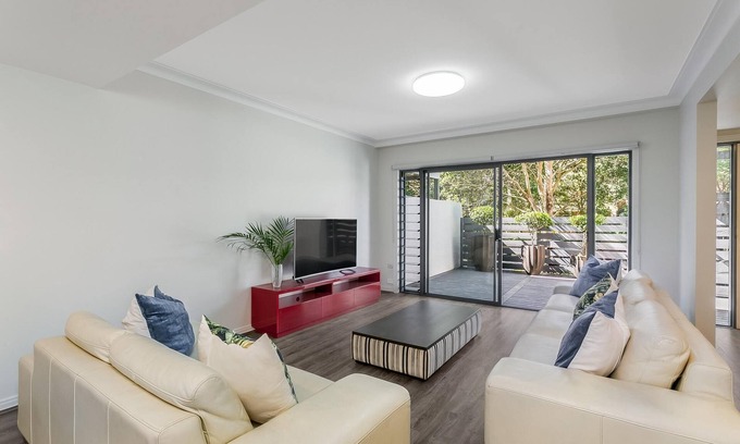 Dee Why House | Dee Why - DY008 - Clyde Rd - Renovated 3BR Townhouse with Courtyards Double Garage Near Dee Why Beach