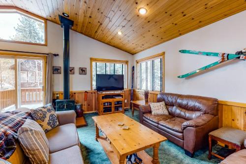 Tahoma House | Deer Ave Retreat