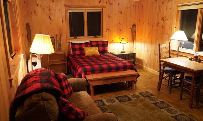 Woodsville Cabin | Deer Brook Cabin w/Hot Tub, Fireplace & Brook