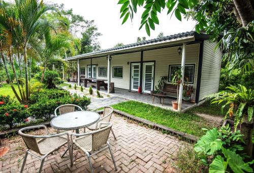 Luye House | Deer Crossing B&B