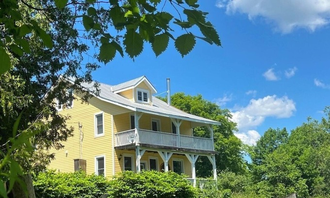 Unorganized Centre Parry Sound Other | DEER LAKE LODGE: A Historic Gem