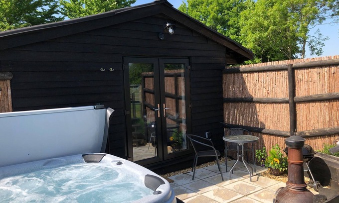 Wimborne Cottage | Deer Lodge