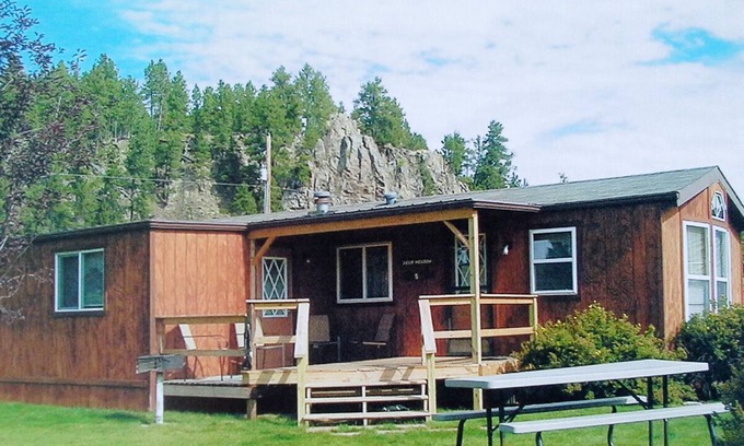 Hill City Cabin | Deer Meadow: Cabins @ Creekside #5