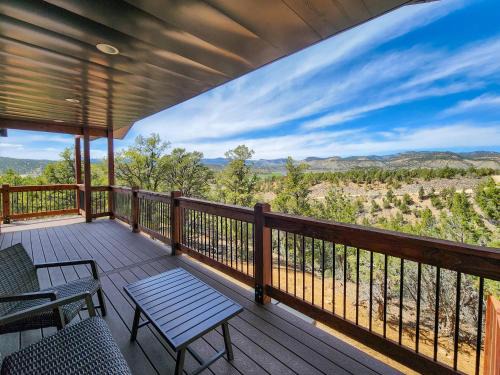 Orderville House | Deer Ridge Casita: Private Retreat Hot Tub & Views