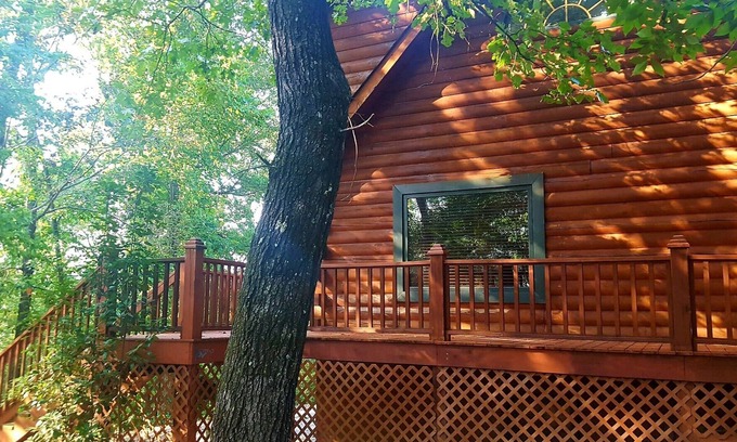 Marion County Cabin | Deer Run Cabin Suite