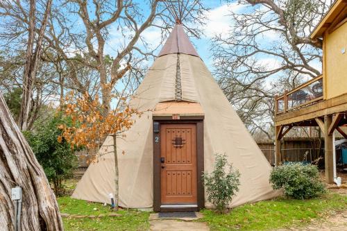 New Braunfels House | Deer Run - Tipi 2
