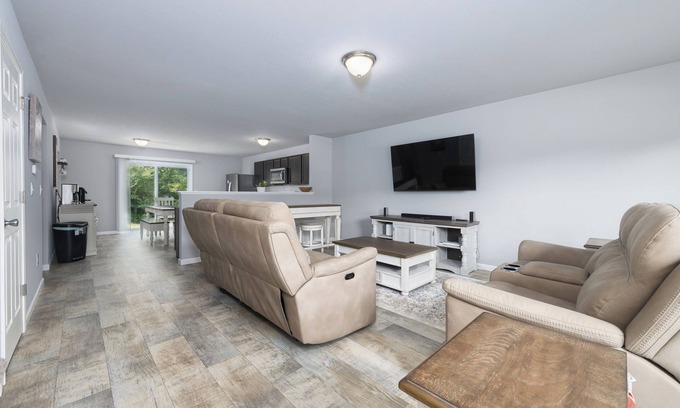 South Haven House | Deercreek Meadows- quiet getaway- close to beaches and nightlife