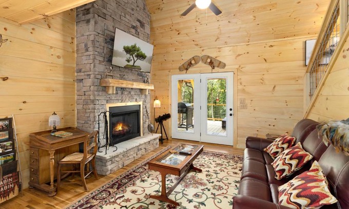 Fleetwood House | Deerest Cabin