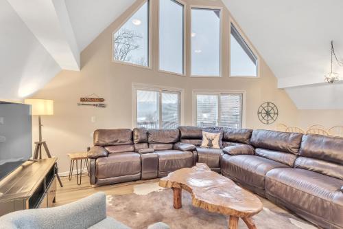 La Follette House | Deerfield Hideaway at Old Rocky home