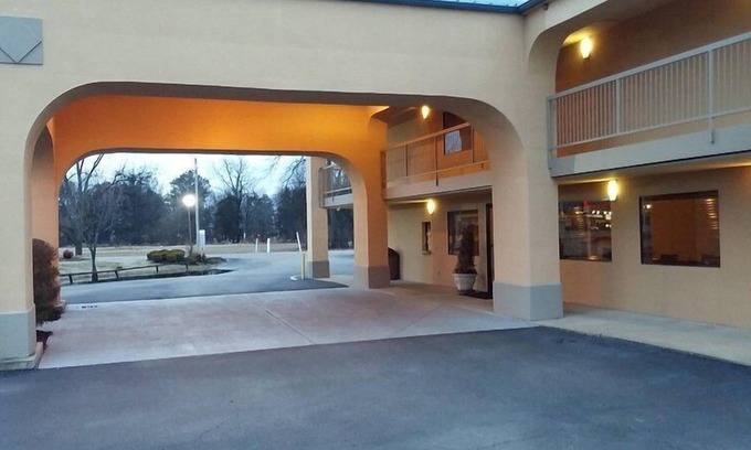 Blytheville Hotel | Deerfield Inn By Capital O Blytheville AR I55