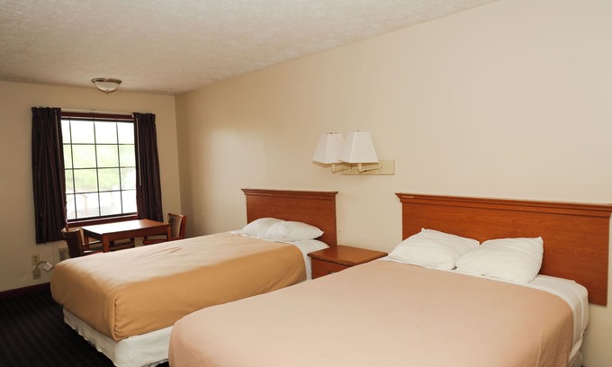 Acworth Hotel | Deerfield Lodge