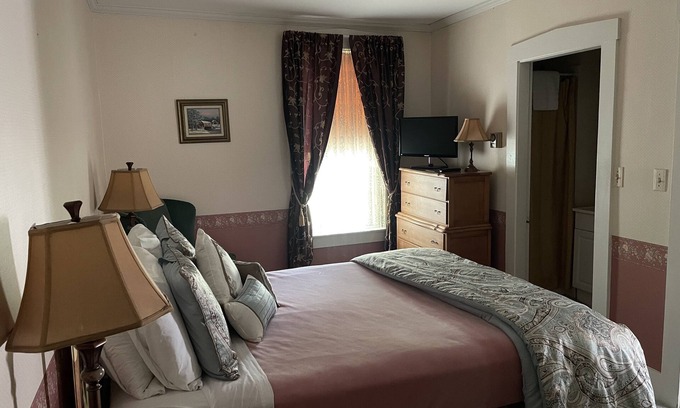 West Dover Bed & Breakfast | Deerfield Valley Inn - Standard Room 6