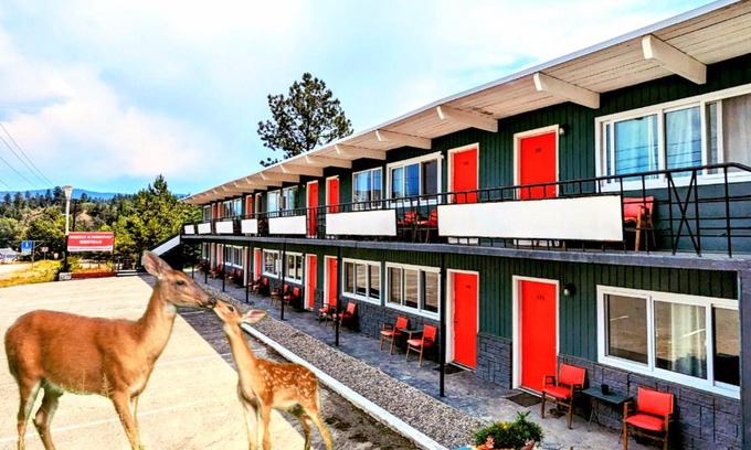 Okanagan-Similkameen Hotel | Deerview Lodge & Cabins - Princeton BC