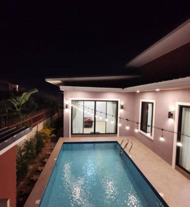 Sattahip House | DeeverPool Villa