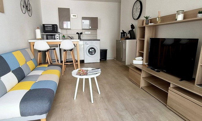 Royat Apartment | Defrance girls between Thermes & volcans