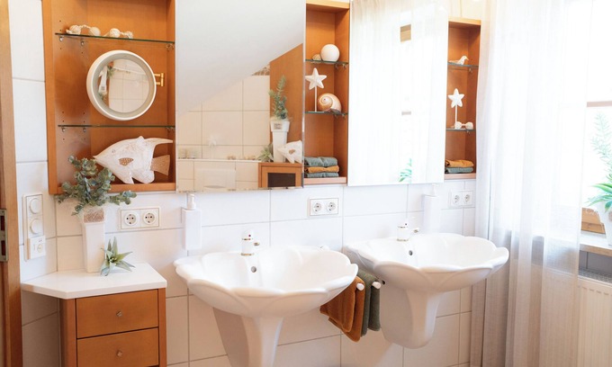 Ahorntal House | Dein Ferienhaus in der Fränkischen Schweiz - mit Sauna, Außenpool und Grillhütte