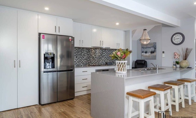 Tomakin House | Deja Blue - Complete River Front