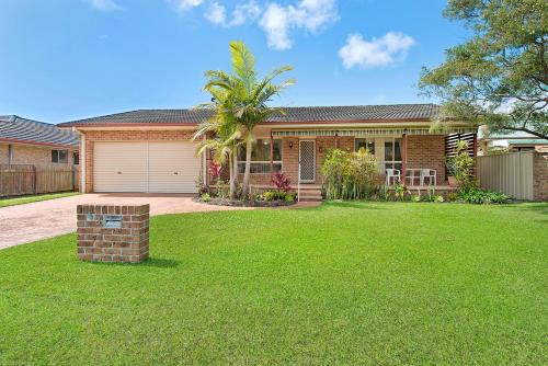South West Rocks House | Dejablu- 8 Cook Drive SWR