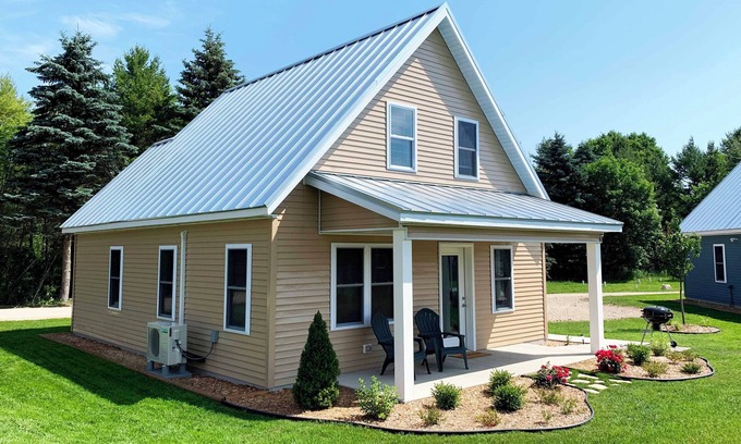Washington Island House | Dejardin's Island Cottages, The Farmhouse - One Bedroom & Loft