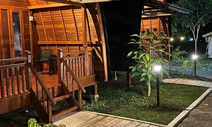 Sungai Liat Hotel | Dekamil Cottage Villa Kebun