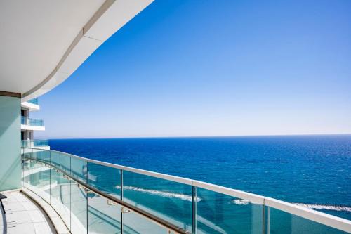 Germasogeia Apartment | Del Mar Beachfront 3 Bedroom 'C' Residence