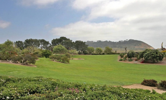 Torrey Preserve House | Del Mar Luxury Ocean View Condo -Steps to Torrey Pines State Beach -