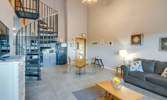 Del Norte Apartment | Del Norte Apartment w/Loft: Walk to Downtown!