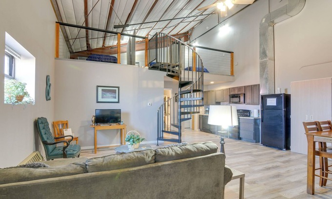 Del Norte Apartment | Del Norte Getaway: 35 Mi Wolf Creek Ski Area!