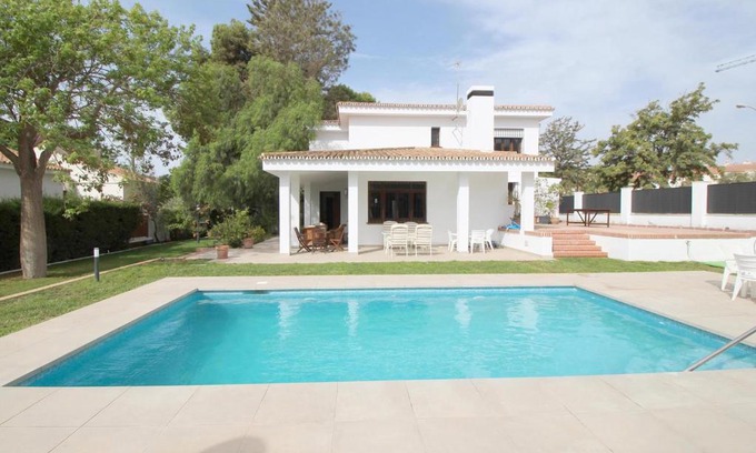 Velez-Malaga Villa | Del Parque Flats Villa Sauce