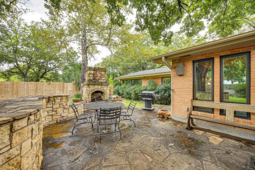 Amistad National Recreational Area House | Del Rio Home with Large Yard, BBQ and Fireplace!