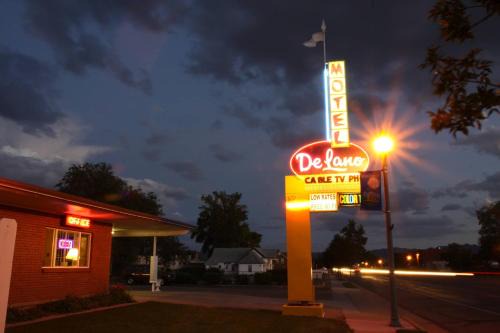 Beaver Hotel | DeLano Motel & RV Park Beaver