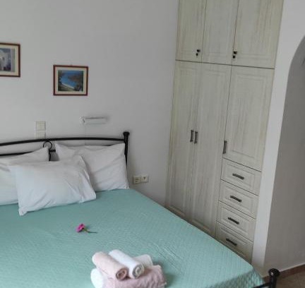 Lionas Apartment | Delfinaki studio