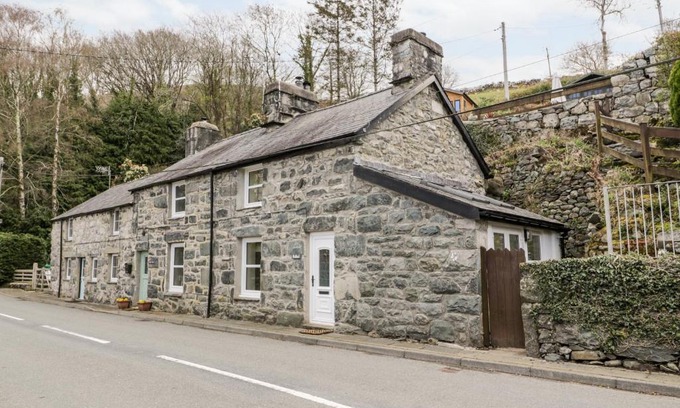 Harlech House | Delfod Cottage