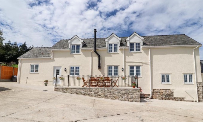 Llannefydd House | Delfryn
