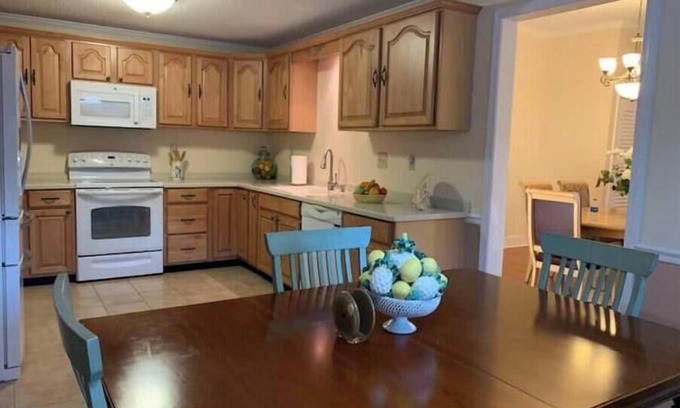 St. Marys Cottage | Delia's River Retreat: 3-bedroom Cottage in superb St. Marys