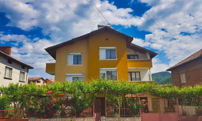 Ognyanovo House | Delieva House