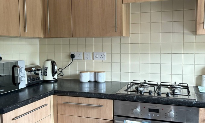 Stanhope House | Delight Marvel- Waltham Place 3 bedroom house