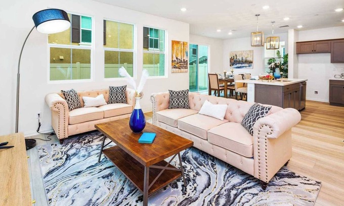 Upland House | Delight on Coral Bells Pl #41423