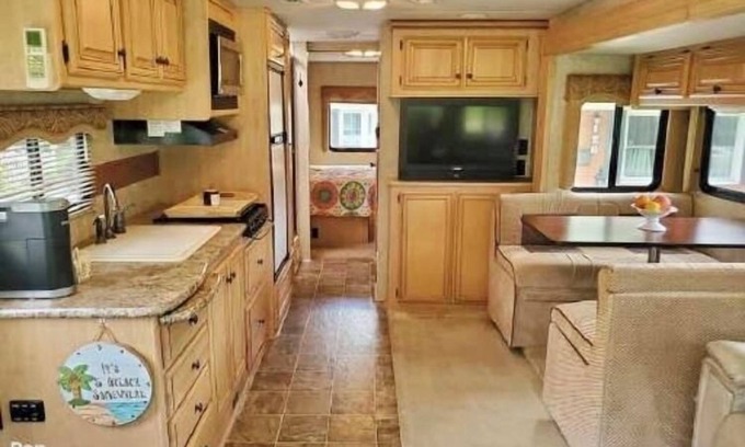 North Newport News House | Delightful 1 Bedroom RV Near Ft. Eustis