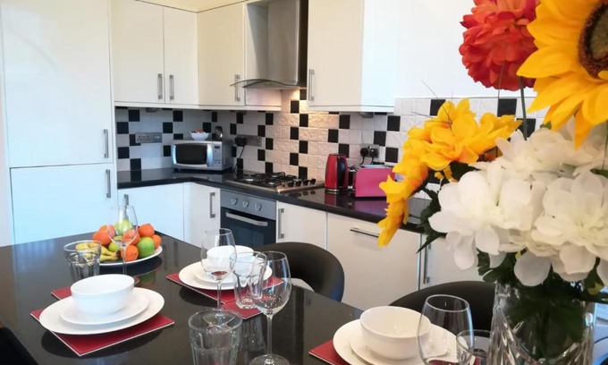 Sketty Apartment | Delightful, 1 Bedroom Apartment Uplands, Swansea