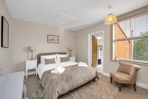 Bury St Edmunds House | Delightful 10 St Martins - 2 bed, 2 bathroom with parking available