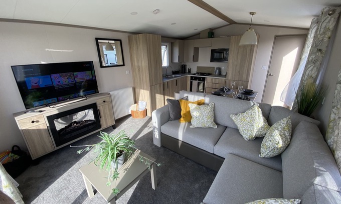 Llwyngwril House | Delightful 2-Bed Holiday Home On The Welsh Coast