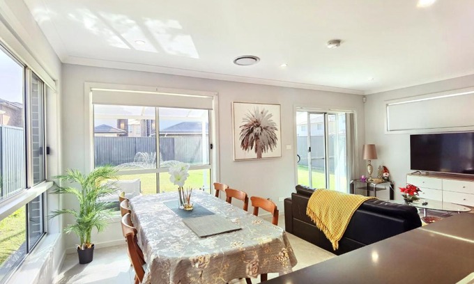 Bardia House | Delightful 2-level home in Bardia
