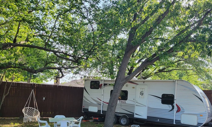 Carrollton House | Delightful 3- Bed camper/RV with large shaded yard
