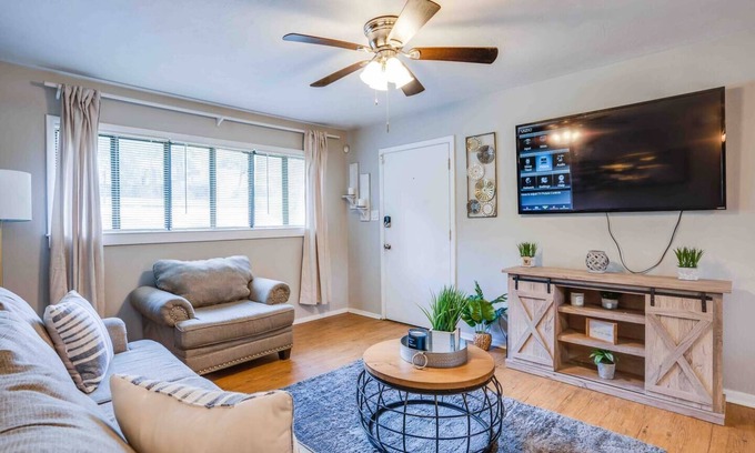 Tallahassee House | Delightful 3-bedroom house walking distance to FSU/Doak